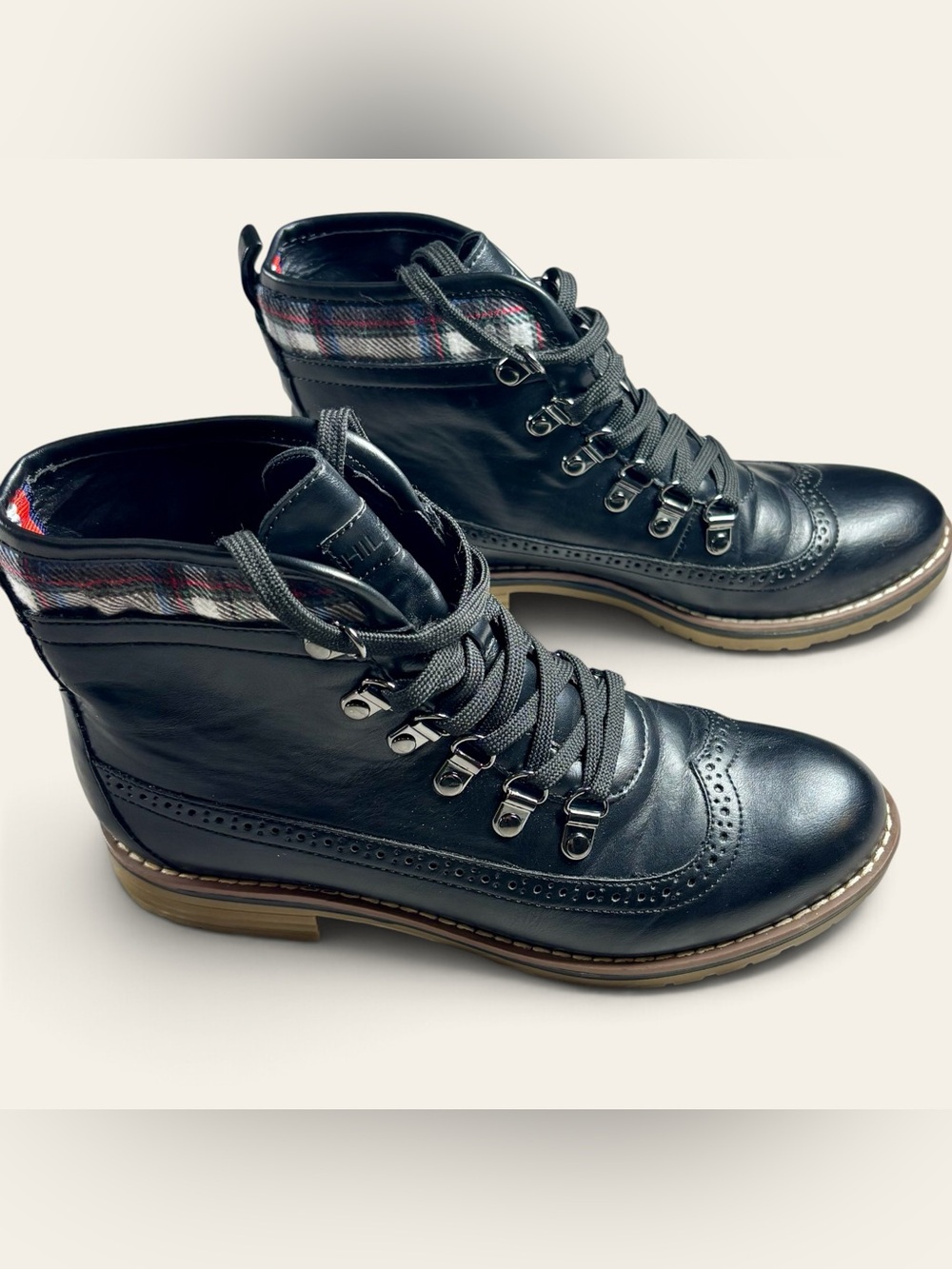 Tommy Hilfiger Twollia2 Black Plaid Wingtip Lace Up Boots 6.5M